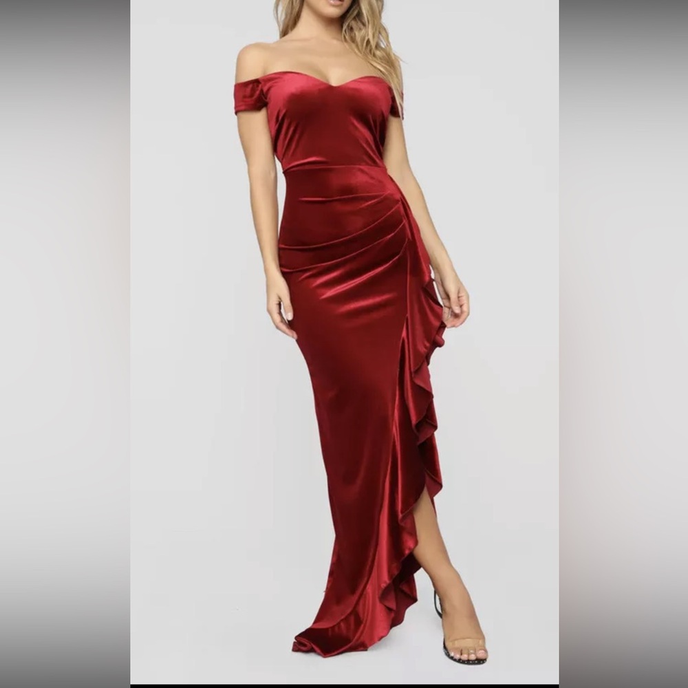 Fashion Nova Off The Shoulders Maxi Dress Ruby Velvet Size XL